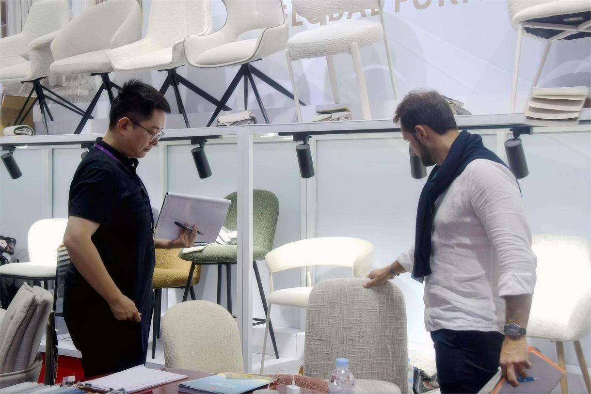 图片1(右).jpg 图片1(右).jpg